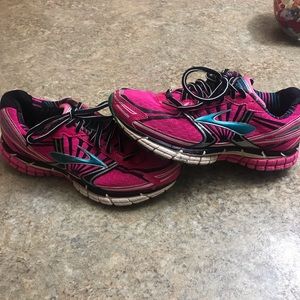 Women’s Brooks GTS 14 size 8